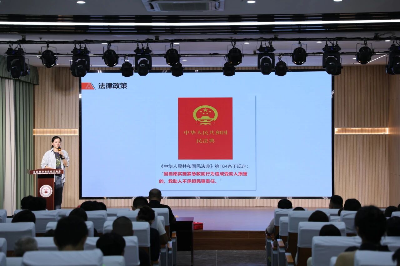 守护校园 “救”在身边 | 合肥高科经济技工学校开展教职工AED应急救护专项培训